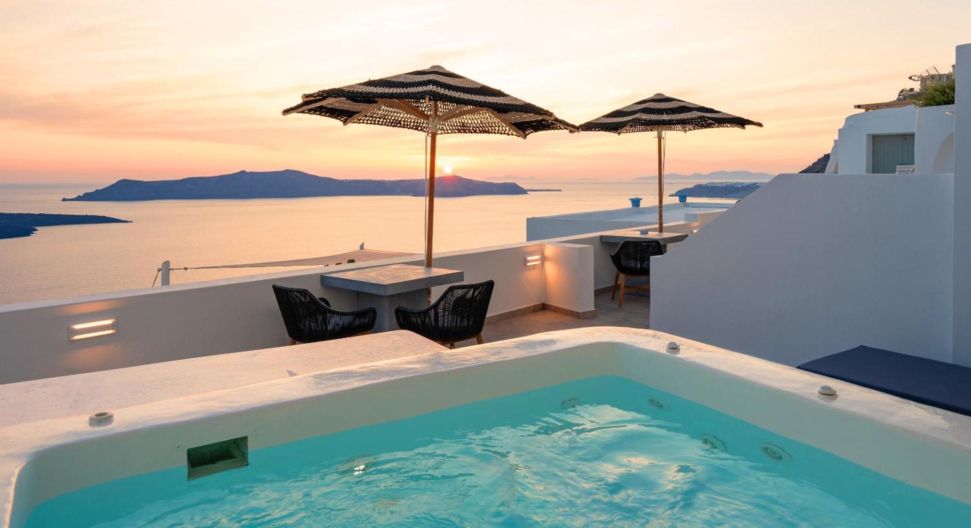 Asha Luxury Suites Fira  Exterior photo